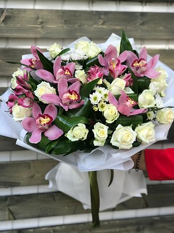 Букет цветов из: Розы и Хризантемы в Сергокале