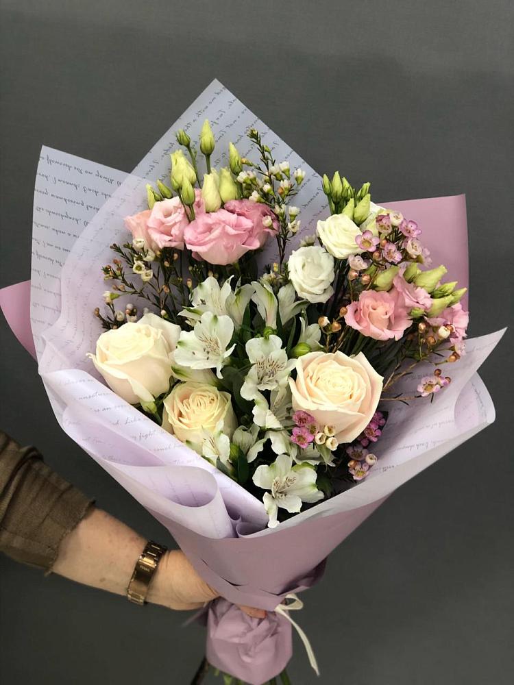 Букет цветов из: Альстромерии, Розы и Лизиантусы в Сергокале