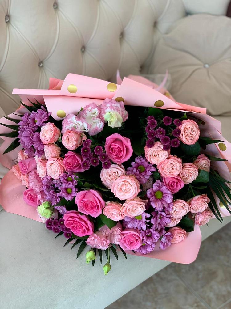 Букет цветов из: Хризантемы, Розы и Лизиантусы в Сергокале