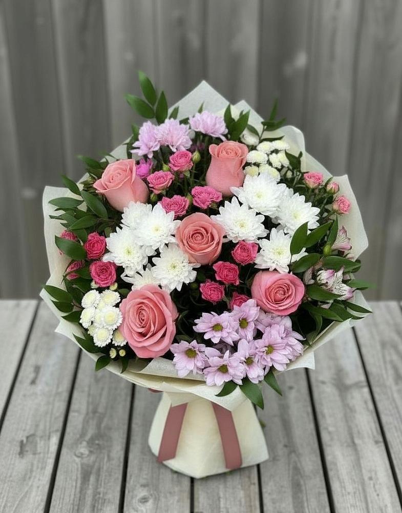 Букет цветов из: Альстромерии, Гвоздики, Розы и Хризантемы в Сергокале