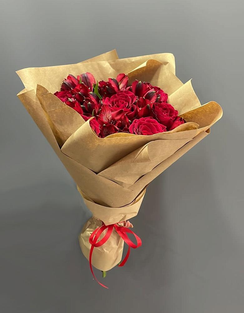 Букет цветов из: Альстромерии и Розы в Сергокале