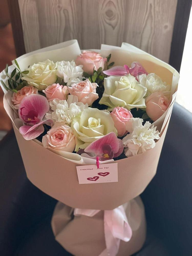 Букет цветов из: Орхидеи, Розы и Гвоздики в Сергокале