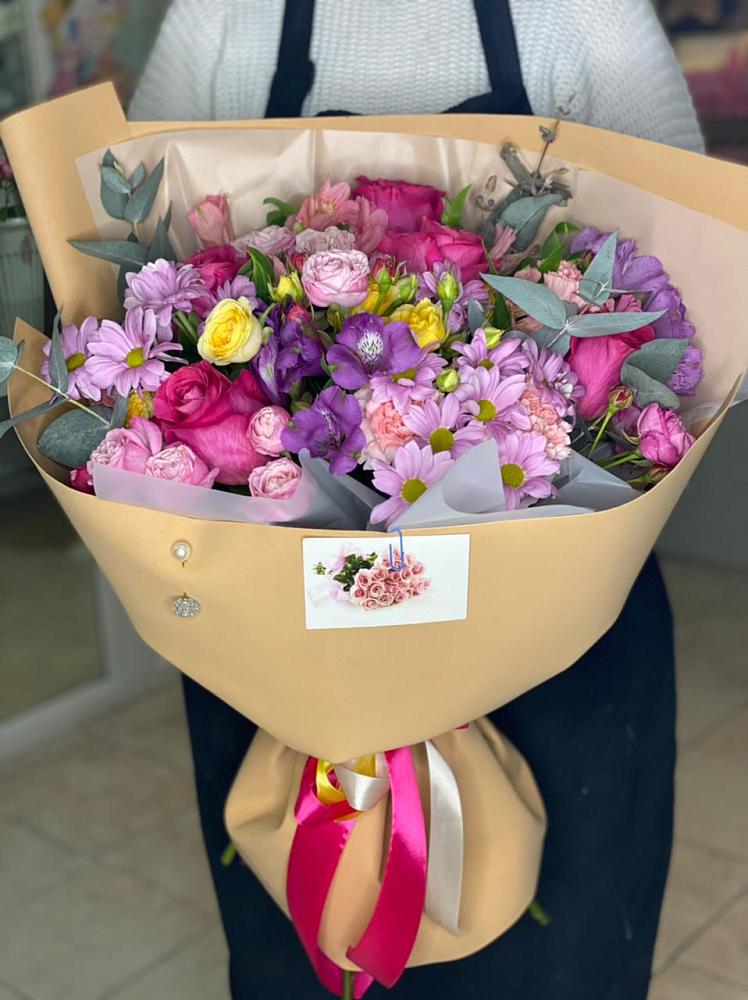 Букет цветов из: Хризантемы, Гвоздики и Альстромерии в Сергокале