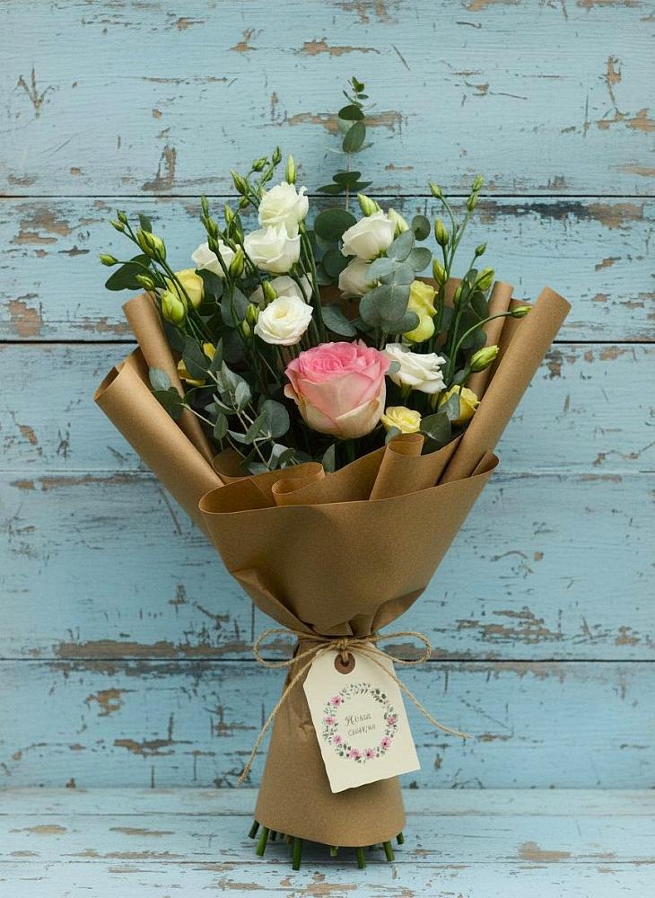 Букет цветов из: Розы и Лизиантусы в Сергокале