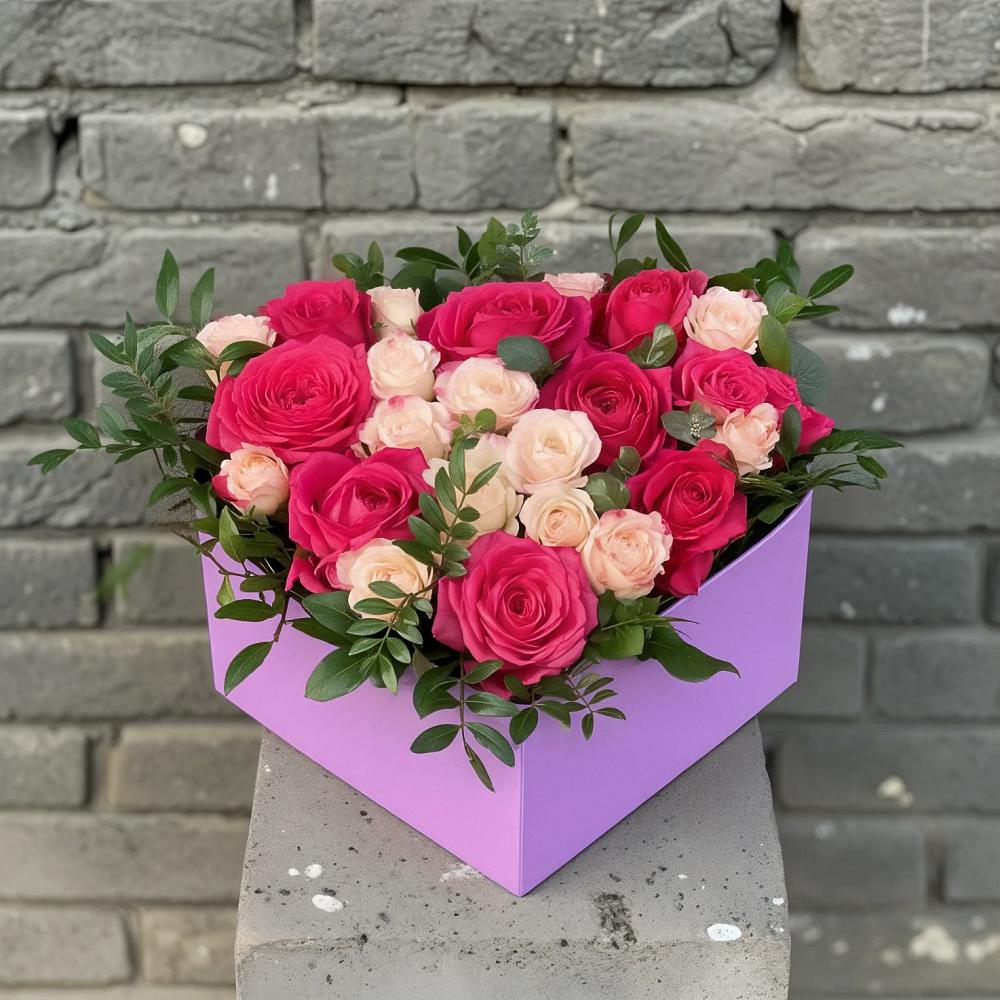 Цветочная композиция из Розы в коробке в Сергокале