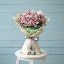 Букет цветов из:  Орхидеи и Розы #REPLACE_PRED# Сергокале