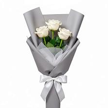 Букет 3 белые розы в Сергокале