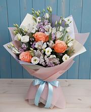 Букет цветов из:  Лизиантусы, Розы, Альстромерии и Гипсофила в Сергокале