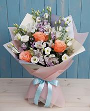 Букет цветов из:  Лизиантусы, Розы, Альстромерии и Гипсофила в Сергокале