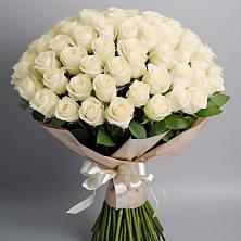 Букет 101 беля роза Белоснежка в Сергокале