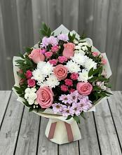 Букет цветов из:  Альстромерии, Гвоздики, Розы и Хризантемы в Сергокале