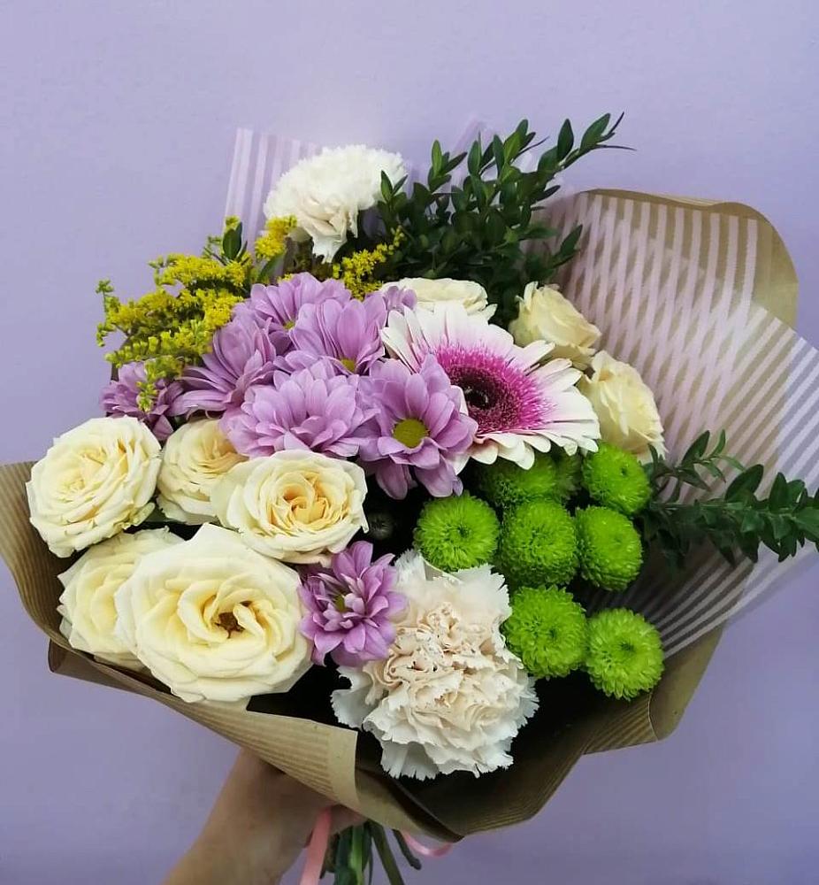 Букет цветов из: Хризантемы, Розы, Гвоздики и Герберы в Сергокале