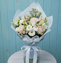 Букет цветов из:  Розы и Лизиантусы в Сергокале