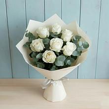 Букет Белые розы в Эвкалипте в Сергокале