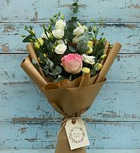 Букет цветов из:  Розы и Лизиантусы в Сергокале