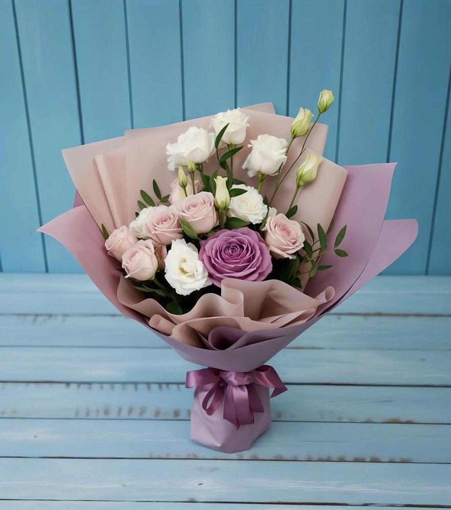 Букет цветов из: Розы и Лизиантусы в Сергокале